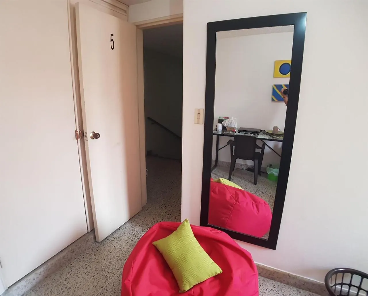 Casa Salsa Antoine Hostel Cali Colombia
