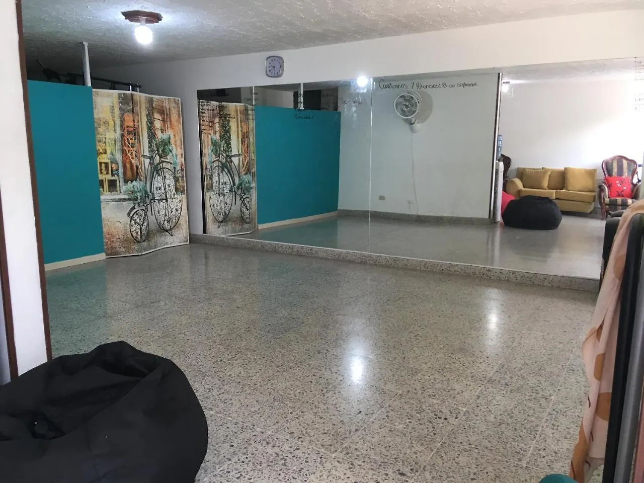Casa Salsa Antoine Hostel Cali