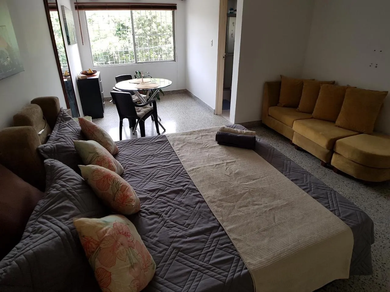Casa Salsa Antoine Hostel Cali